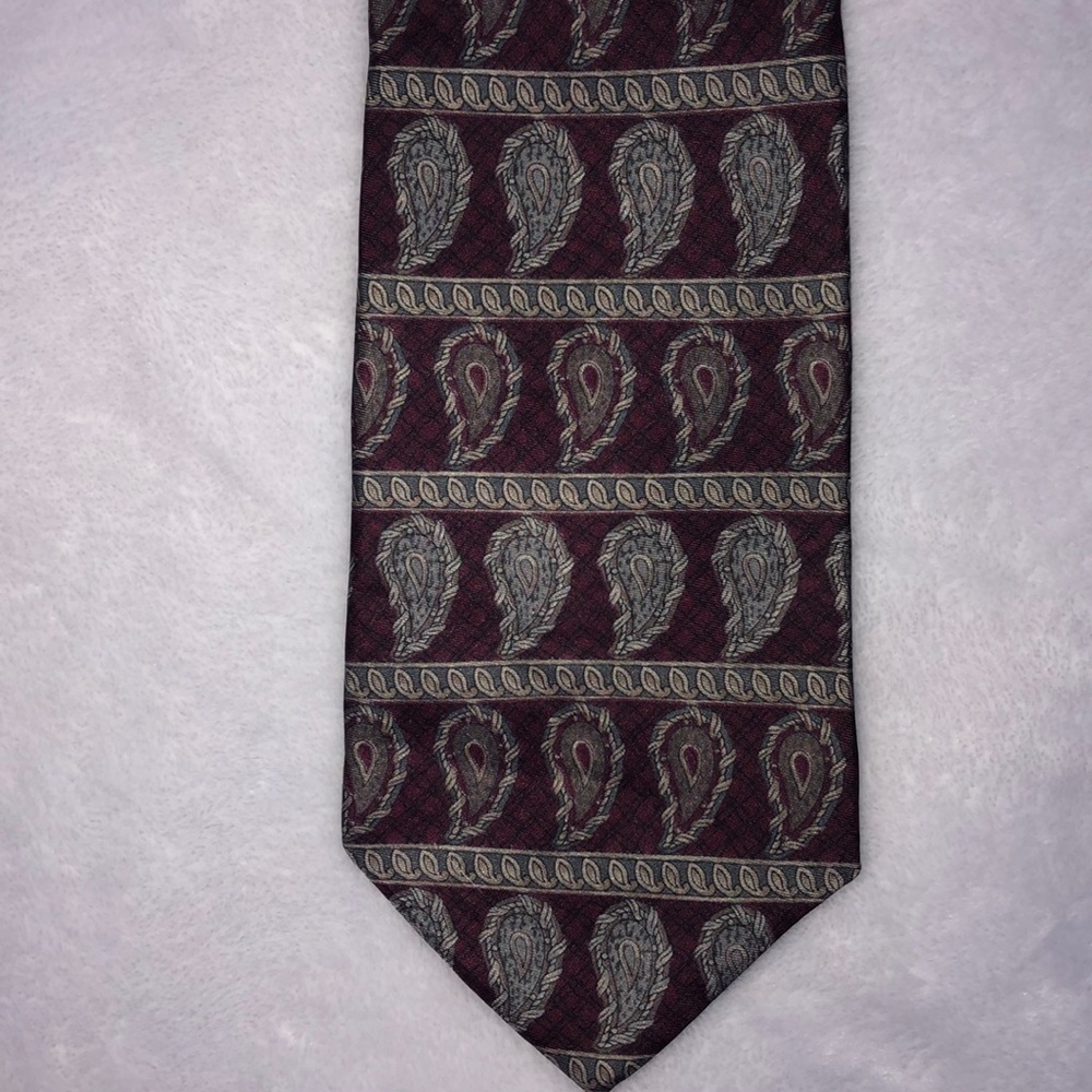 Neck tie